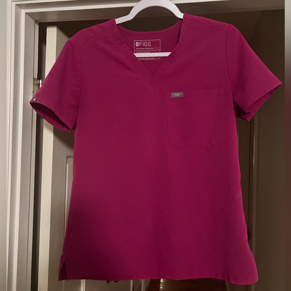 FIGS raspberry sorbet scrub top and pants